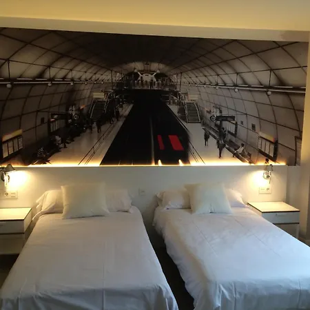 Bilbao City Rooms 2* בילבאו
