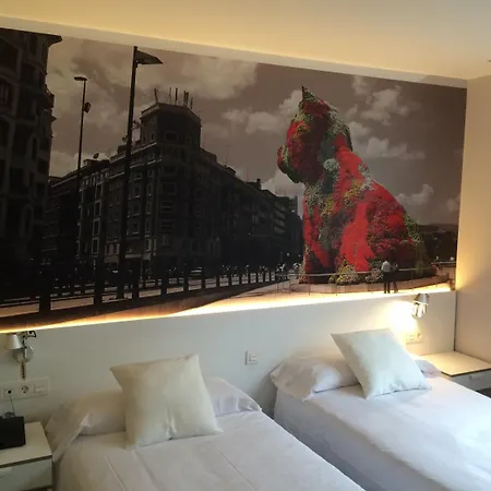 Bilbao City Rooms בית הארחה