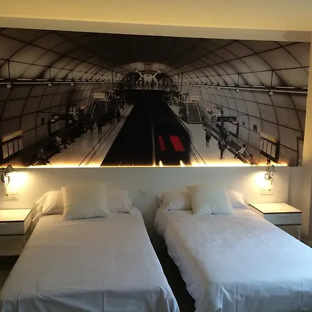 Bilbao City Rooms 2* בילבאו