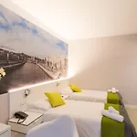 Bilbao City Rooms בית הארחה 2*